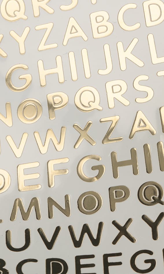 Alphabet pvc majuscule autocollant - 1 cm - 116 pièces - Artemio