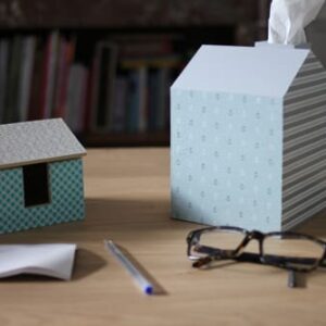 Boîte mouchoirs maison 13x13x19 cm bois - Artemio