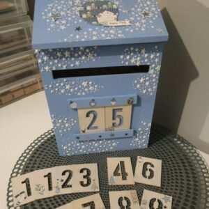 Calendrier de l'Avent boîte aux lettres 20x28x9,5 cm - Artemio